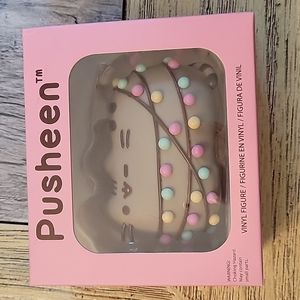 Holiday Pusheen Vinyl Toy